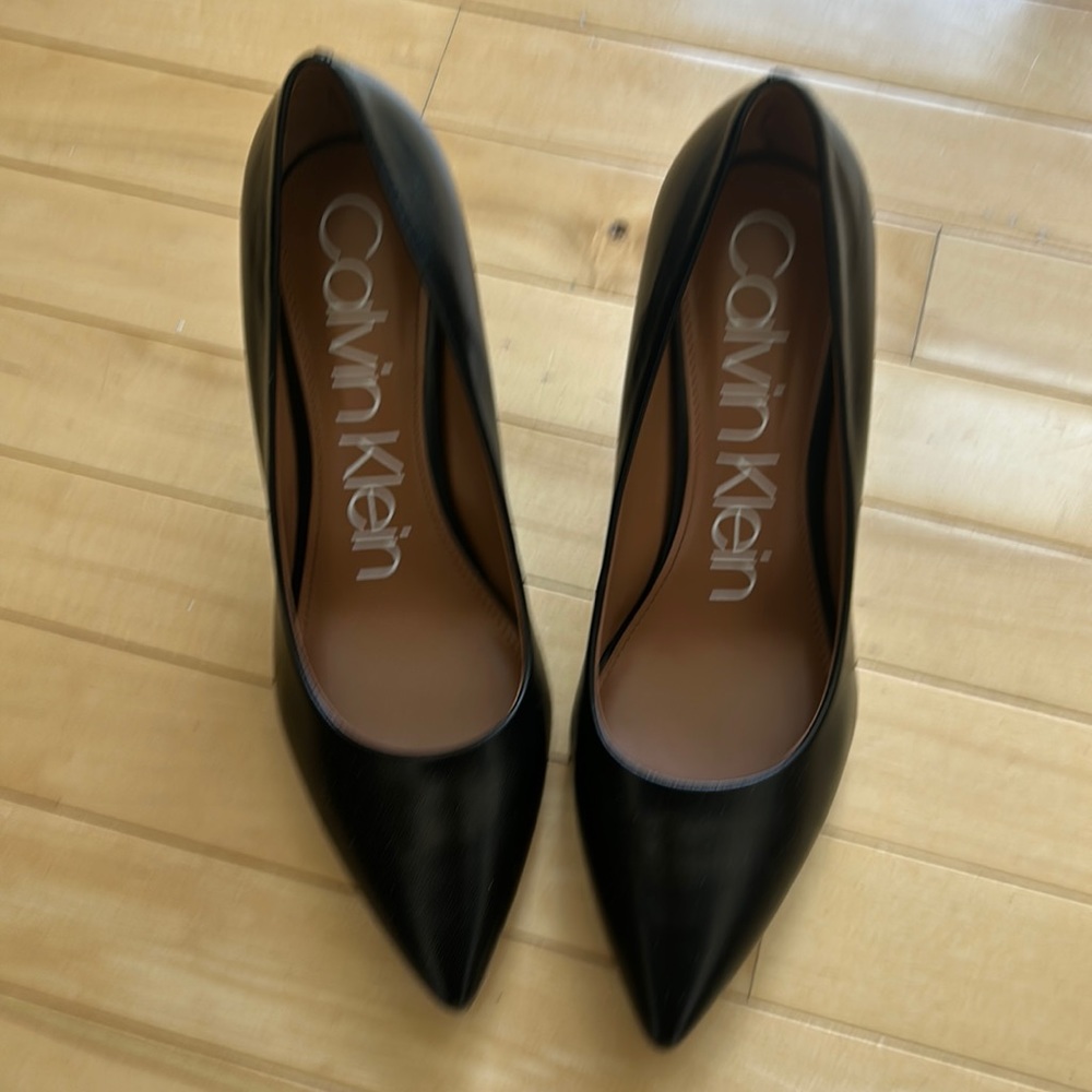 Calvin Klein Gayle Pump